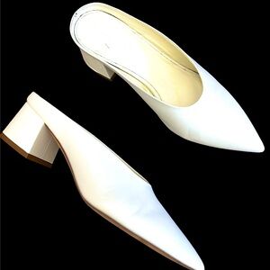 VINCE Leather White Mules 🌿